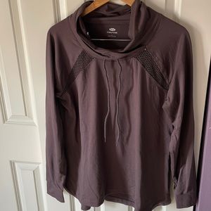 Maurice’s athletic top